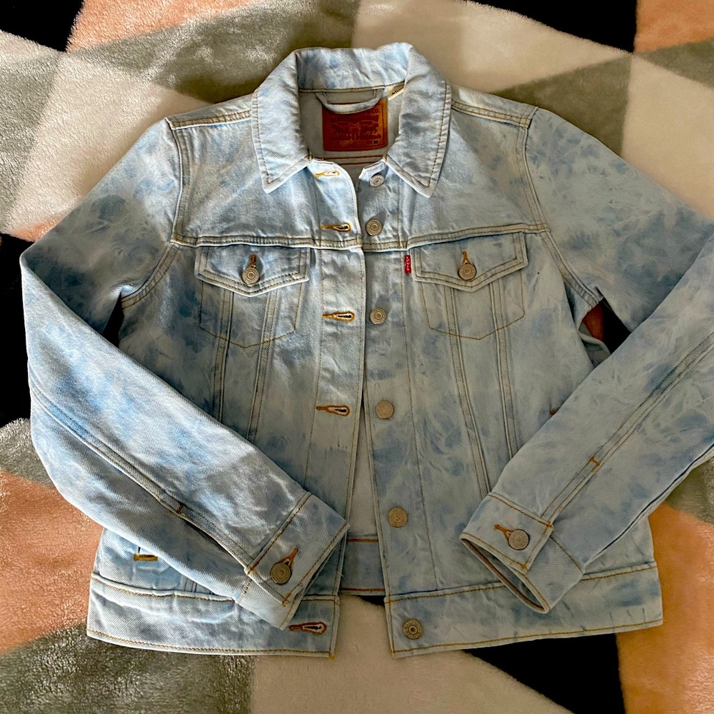 Levi’s Acid Wash Denim Jacket (M)